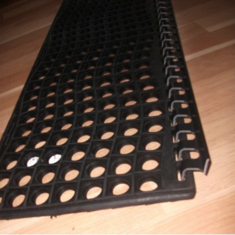 Gumová schodová rohož s lištou